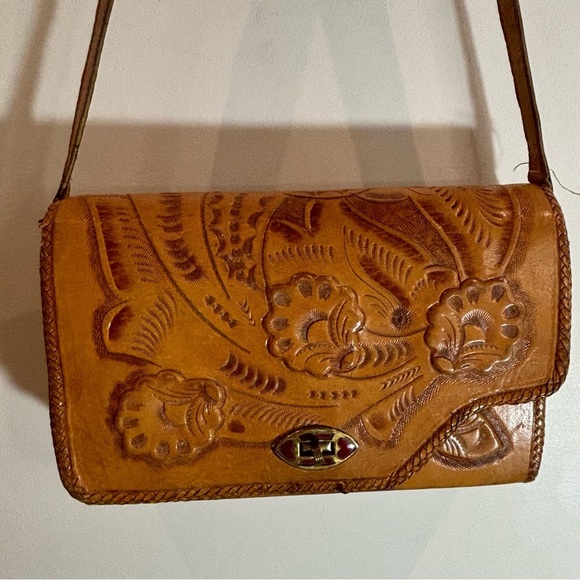 TOOLED Leather Shoulder Multiple Pockets and Inner Utility Pockets Handmade Bag - Picture 2 of 16